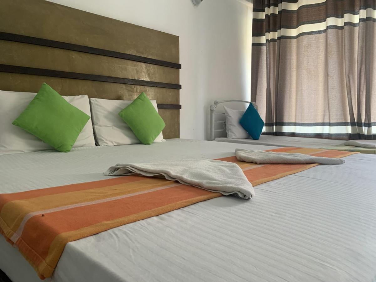360 Beach Residence Негомбо Екстер'єр фото