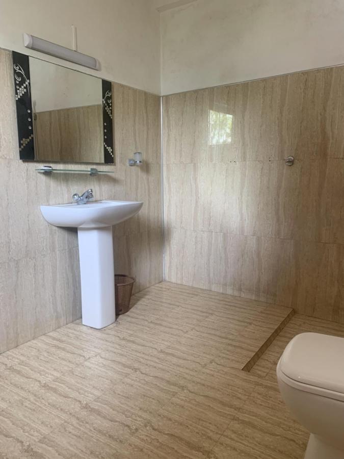 360 Beach Residence Негомбо Екстер'єр фото